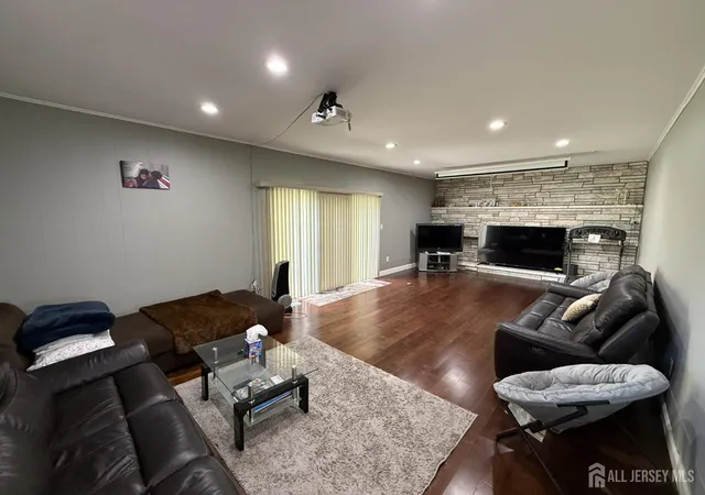 Homes for sale in North Brunswick, NJ | 4 Fern Ct, North Brunswick, NJ 08902 | MLS# 2615011R