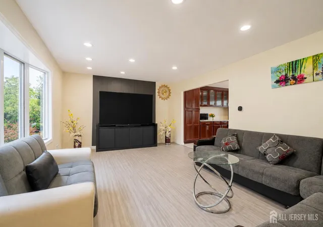 5th image of 3272 Evergreen Ln, South Plainfield, NJ 07080 | MLS# 2702496R