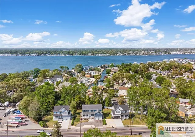 Photo 3 of Single family home for sale at 316 Mantoloking Rd, Brick, NJ 08723 | MLS# 2662428M | Listing updated on 2026-09-08