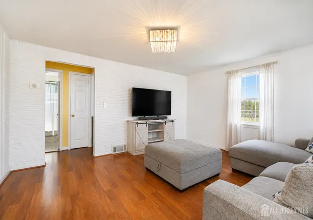 5th image of 217 Bergen St, Woodbridge Proper, NJ 07095 | MLS# 2703242R