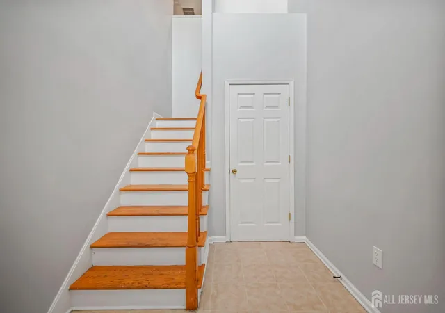 5th image of 189 Sunshine Dr, Piscataway, NJ 08854 | MLS# 2701175R