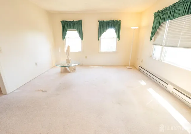 3rd image of 487 Somerset Ln, Monroe Township, NJ 08831