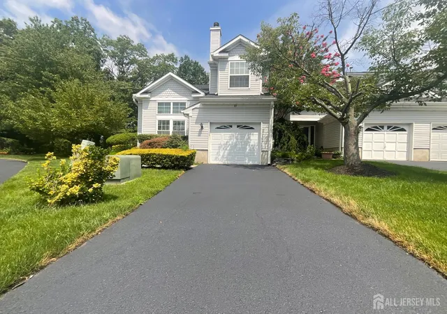 Homes for sale in Sayreville, NJ | 17 Tuthill Ct, Sayreville, NJ 08872 | MLS# 2700813R