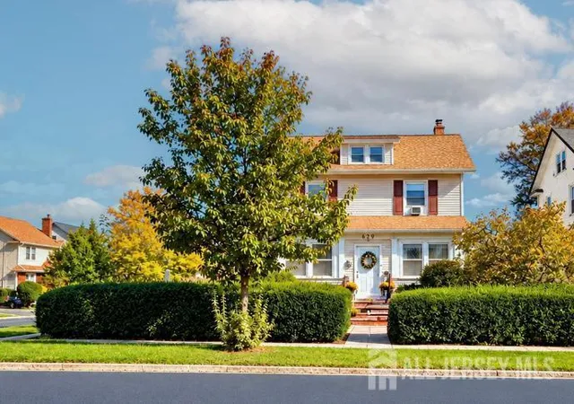 Photo 1 of Single family home for sale at 629 Chestnut St, Roselle Park, NJ 07204 | MLS# 2706921R | Listing updated on 2026-10-28