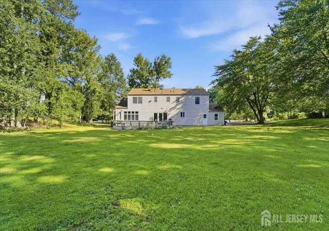 5th image of 6 King Arthurs Ct, Edison, NJ 08820 | MLS# 2617843R