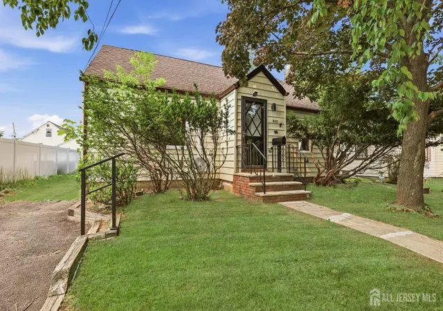 Photo 3 of Single family home for sale at 808 Tompkins Ave, South Plainfield, NJ 07080 | MLS# 2702989R | Listing updated on 2026-09-17