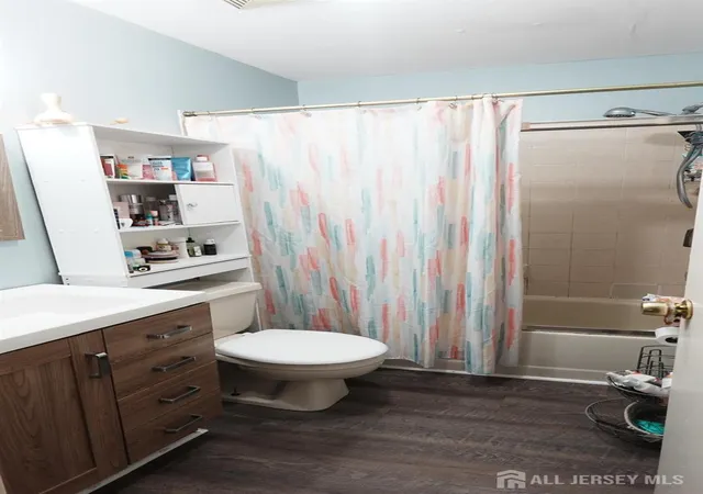 22nd image of 402 Holly Dr, Perth Amboy, NJ 08861 | MLS# 2701184R