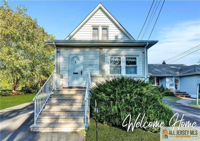 Photo 1 of Single family home for sale at 660 Leone St, Woodbridge, NJ 07095 | MLS# 2660582M | Listing updated on 2025-12-15