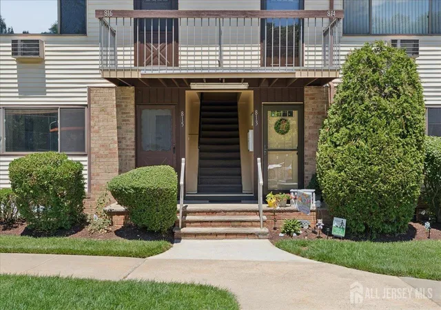 Homes for sale in Woodbridge Proper, NJ | 816 Cricket Ln, Woodbridge Proper, NJ 07095 | MLS# 2618455R