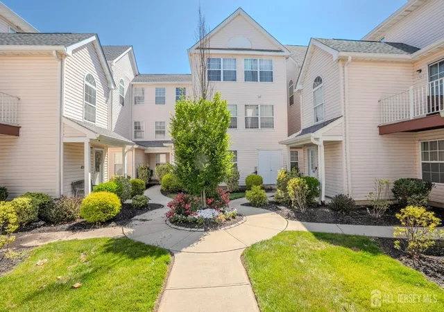 Homes for sale in North Brunswick, NJ | 118 Copeley Wy, North Brunswick, NJ 08902 | MLS# 2617469R