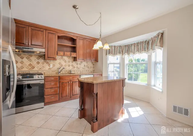 Homes for sale in North Brunswick, NJ | 118 Copeley Wy, North Brunswick, NJ 08902 | MLS# 2617469R