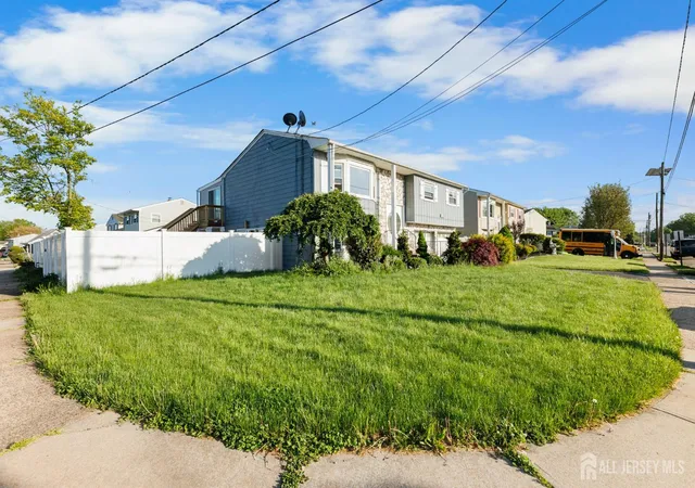 Photo 3 of Single family home for sale at 200 Rosewood Ln, Port Reading, NJ 07064 | MLS# 2701038R | Listing updated on 2026-09-24