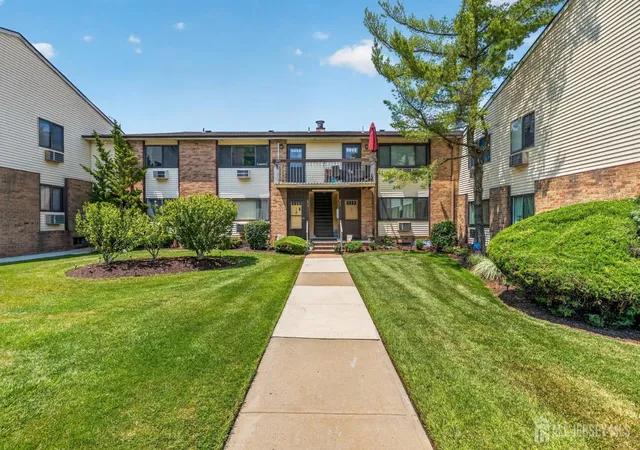 25th image of 818 Cricket Ln, Woodbridge, NJ 07095 | MLS# 2701134R