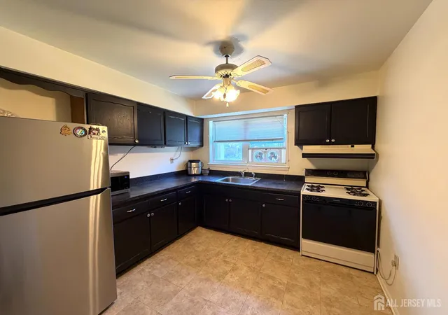 Homes for sale in Edison, NJ | 24 Woodedge Ave #3, Edison, NJ 08817 | MLS# 2617247R