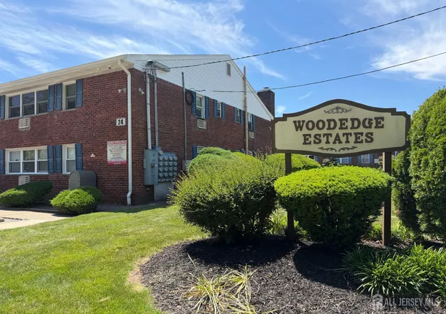 Homes for sale in Edison, NJ | 24 Woodedge Ave #3, Edison, NJ 08817 | MLS# 2617247R