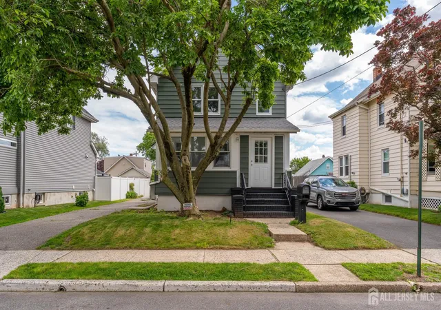 image of 11 Jean Ct, Woodbridge, NJ 07095 | MLS# 2701839R