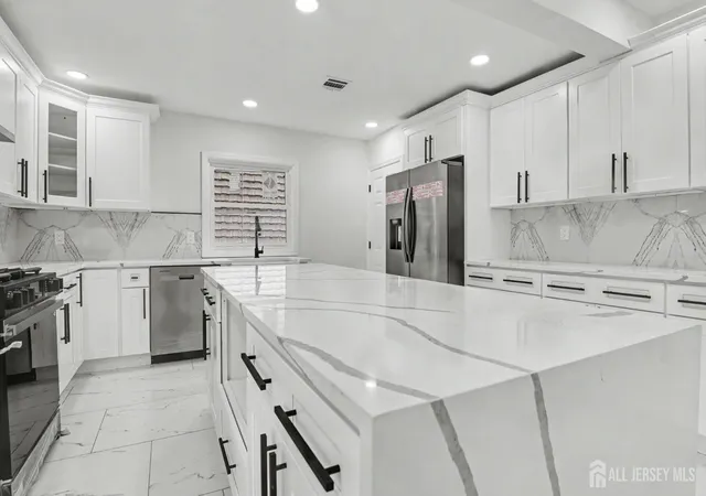 Photo 2 of Single family home for sale at 1433 Dogwood Dr, Piscataway, NJ 08854 | MLS# 2701215R | Listing updated on 2026-08-07