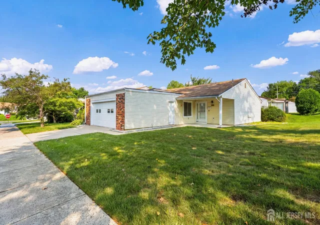 2nd image of 110 C Chatham Dr, Monroe Township, NJ 08831 | MLS# 2702802R