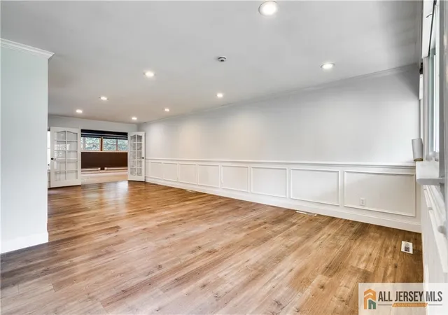 Photo 3 of Single family home for sale at 171 Kendall Rd, Kendall Park, NJ 08824 | MLS# 2660374M | Listing updated on 2025-11-05