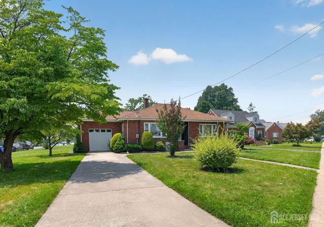 Photo 3 of Single family home for sale at 952 Cranbury Cross Rd, North Brunswick, NJ 08902 | MLS# 2701273R | Listing updated on 2026-08-12