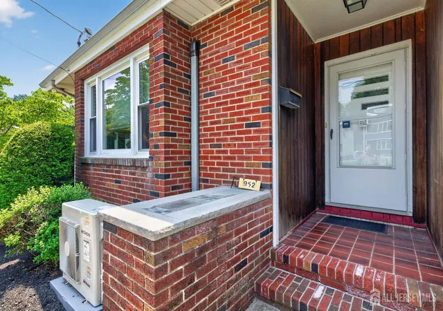 Photo 3 of Single family home for sale at 952 Cranbury Cross Rd, North Brunswick, NJ 08902 | MLS# 2701273R | Listing updated on 2026-08-12