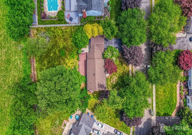 5th image of 7 Lake Farrington Dr, North Brunswick, NJ 08902 | MLS# 2617110R