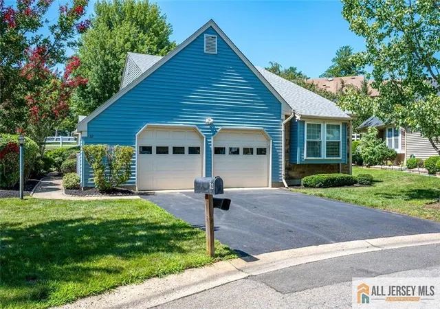 Photo 2 of Single family home for sale at 32 John Adams Ct, Monroe Township, NJ 08831 | MLS# 2770130M | Listing updated on 2026-08-18