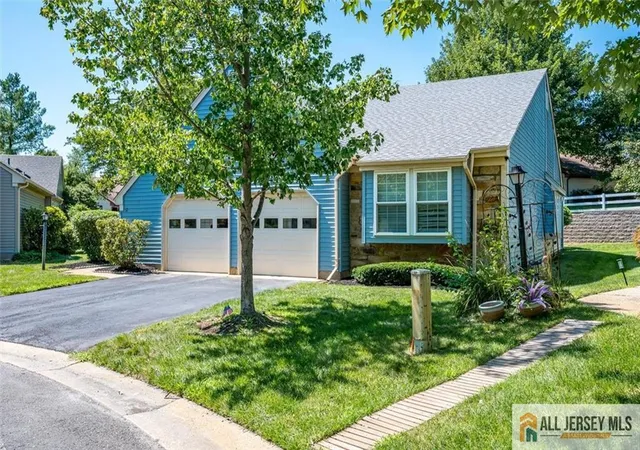 Photo 3 of Single family home for sale at 32 John Adams Ct, Monroe Township, NJ 08831 | MLS# 2770130M | Listing updated on 2026-08-18