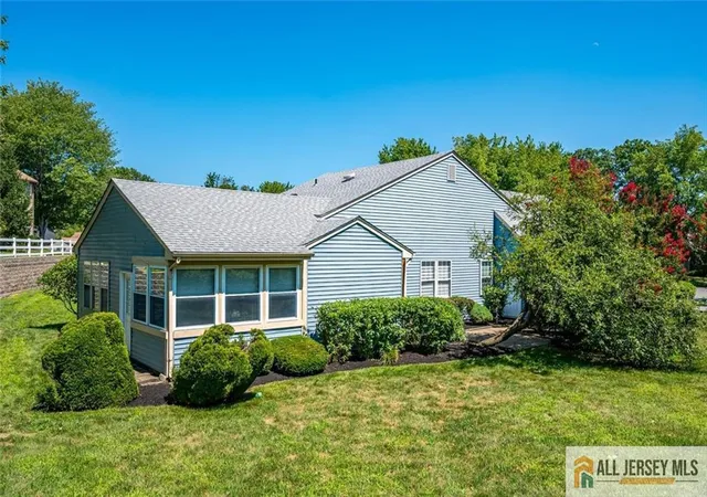 Photo 4 of Single family home for sale at 32 John Adams Ct, Monroe Township, NJ 08831 | MLS# 2770130M | Listing updated on 2026-08-18