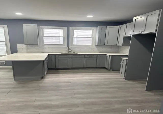 Listing Photo 5 - Condo for sale in building located at 47 Rose Ter, Newark, NJ 07108