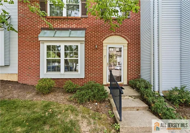 Homes for sale in South Brunswick, NJ | 18 Colleen Ct, South Brunswick, NJ 08824 | MLS# 2662338M