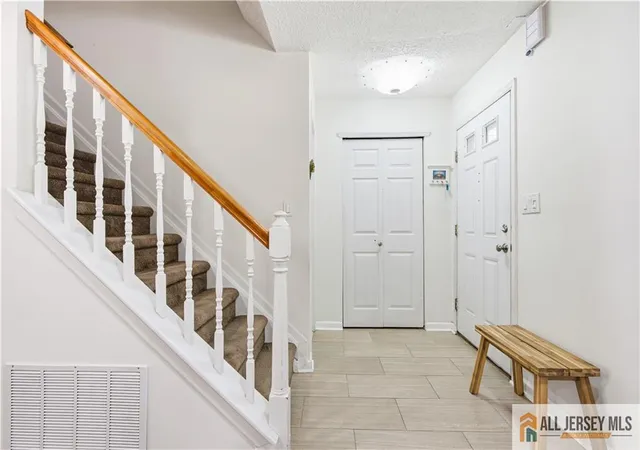 Homes for sale in South Brunswick, NJ | 18 Colleen Ct, South Brunswick, NJ 08824 | MLS# 2662338M