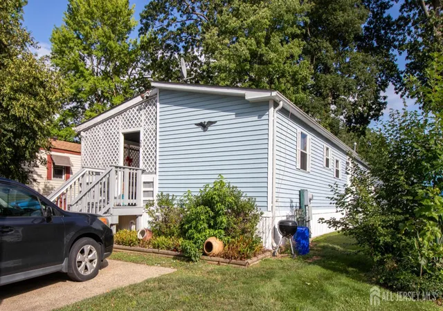 1st image of 26 Burns Rd, North Brunswick, NJ 08902 | MLS# 2701891R