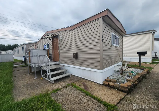 Homes for sale in Avenel, NJ | 44 Coke Ave, Avenel, NJ 07001 | MLS# 2614368R