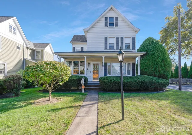 Single family home for sale at 205 Green St, Woodbridge, NJ 07095 | MLS# 2706066R