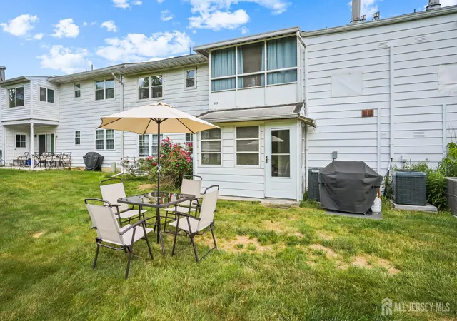 2nd image of 67 Galewood Dr, Matawan, NJ 07747