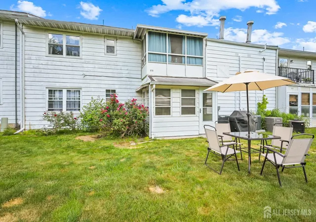 24th image of 67 Galewood Dr #B, Matawan, NJ 07747 | MLS# 2702367R