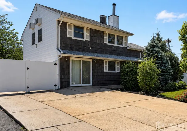 Homes for sale in Carteret, NJ | 52 Jackson Ave, Carteret, NJ 07008 | MLS# 2618220R