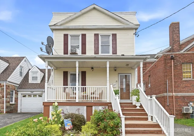 Photo 2 of Single family home for sale at 583 Mckeon St, Perth Amboy, NJ 08861 | MLS# 2703537R | Listing updated on 2026-09-11