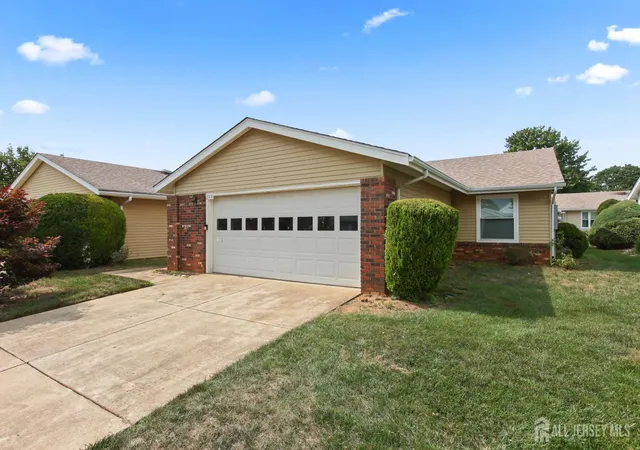 4th image of 316-B Jutland Dr, Monroe Township, NJ 08831 | MLS# 2701774R