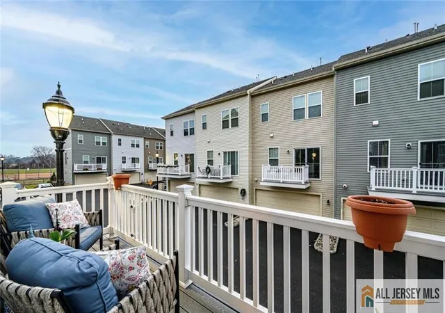 Homes for sale in South Amboy, NJ | 303 Bayside Ct, South Amboy, NJ 08879 | MLS# 2661961M