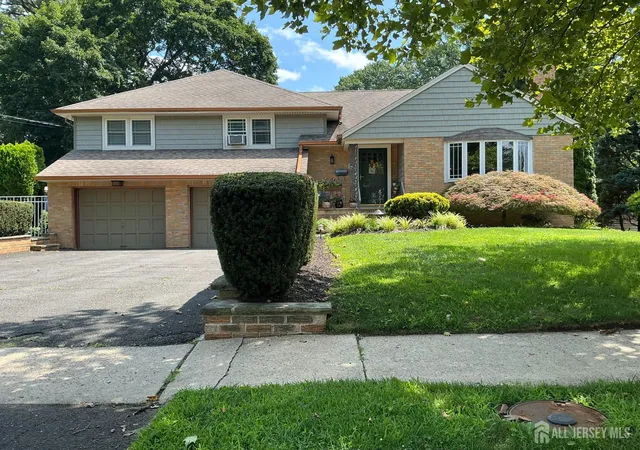 Single family home for sale at 380 Mountain Ave, North Plainfield, NJ 07062 | MLS# 2701362R