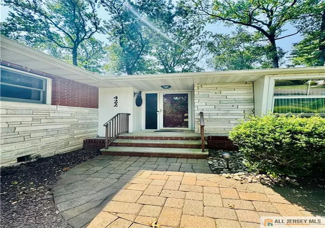 Photo 3 of Single family home for sale at 422 Franklin Rd, North Brunswick, NJ 08902 | MLS# 2660256M | Listing updated on 2025-11-15