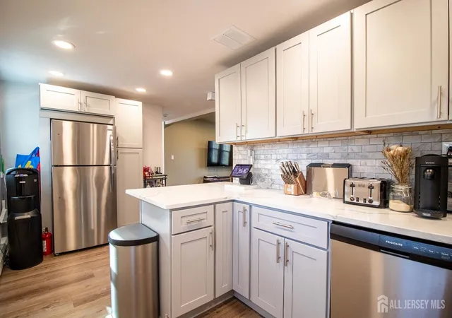 Homes for sale in North Brunswick, NJ | 21 Keats Rd, North Brunswick, NJ 08902 | MLS# 2612847R