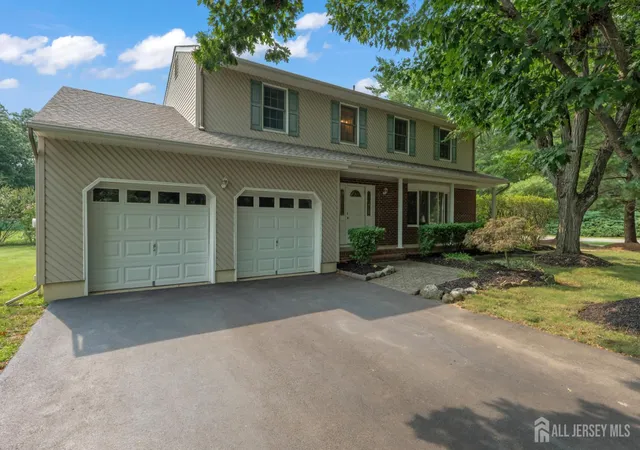 Photo 1 of Single family home for sale at 9 Van Arsdale Ct, East Brunswick, NJ 08816 | MLS# 2702554R | Listing updated on 2026-09-29