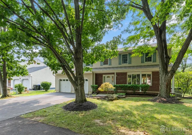 Photo 2 of Single family home for sale at 9 Van Arsdale Ct, East Brunswick, NJ 08816 | MLS# 2702554R | Listing updated on 2026-09-29