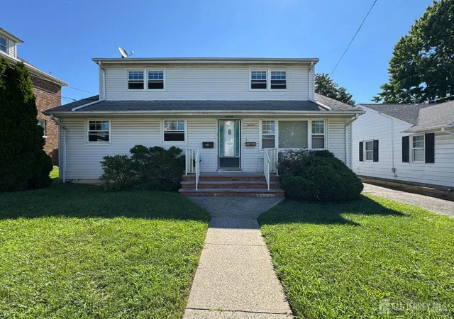 4th image of 16 Carlton St, Edison, NJ 08837 | MLS# 2703594R