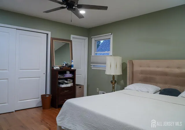 Photo 4 of Single family home for sale at 150 Farragut Ave, Middlesex, NJ 08846 | MLS# 2702303R | Listing updated on 2026-09-23