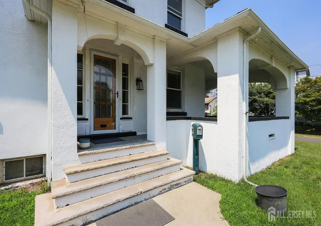 Photo 3 of Single family home for sale at 260 S Washington Ave, Dunellen, NJ 08812 | MLS# 2614070R | Listing updated on 2026-08-18