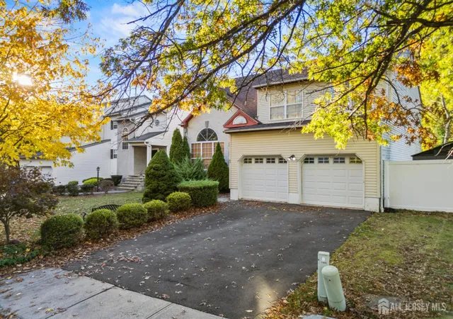 3rd image of 43 Pemberton Dr, Matawan, NJ 07747 | MLS# 2607486R